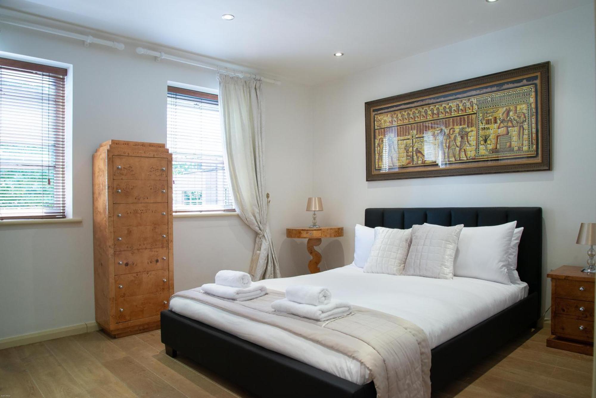 Super Central Beautiful Three Bedroom
